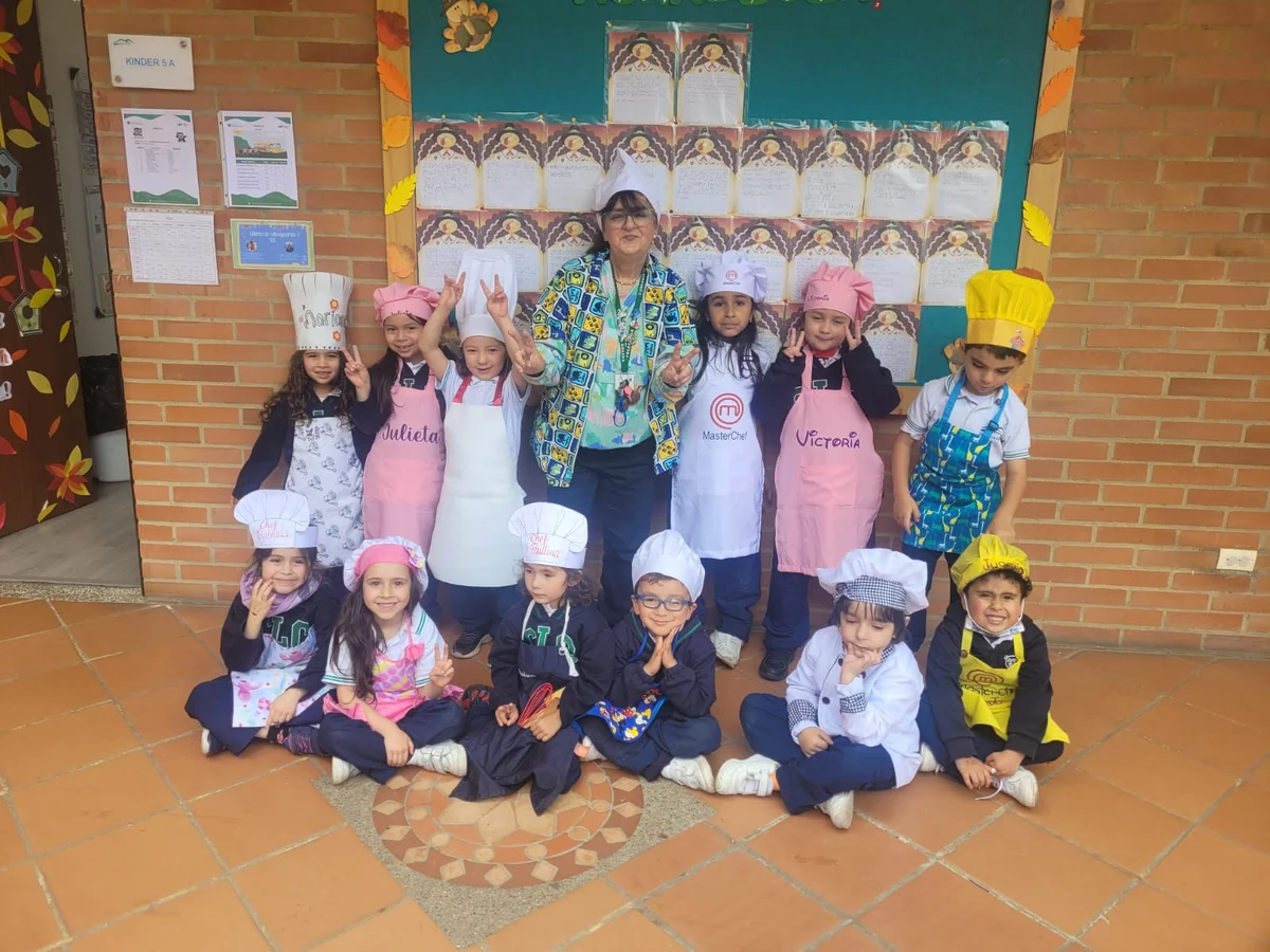 Solicita información