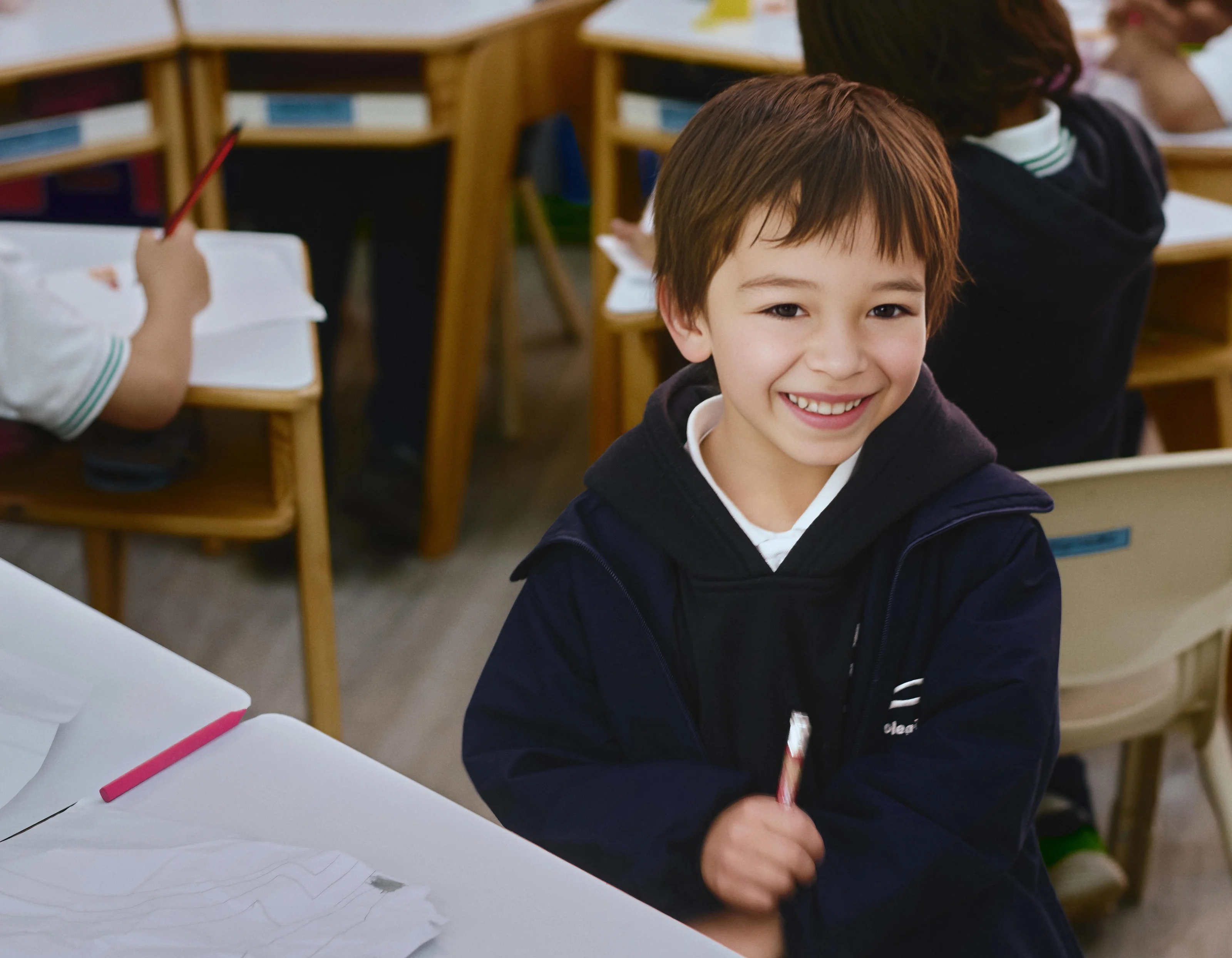 Solicita información