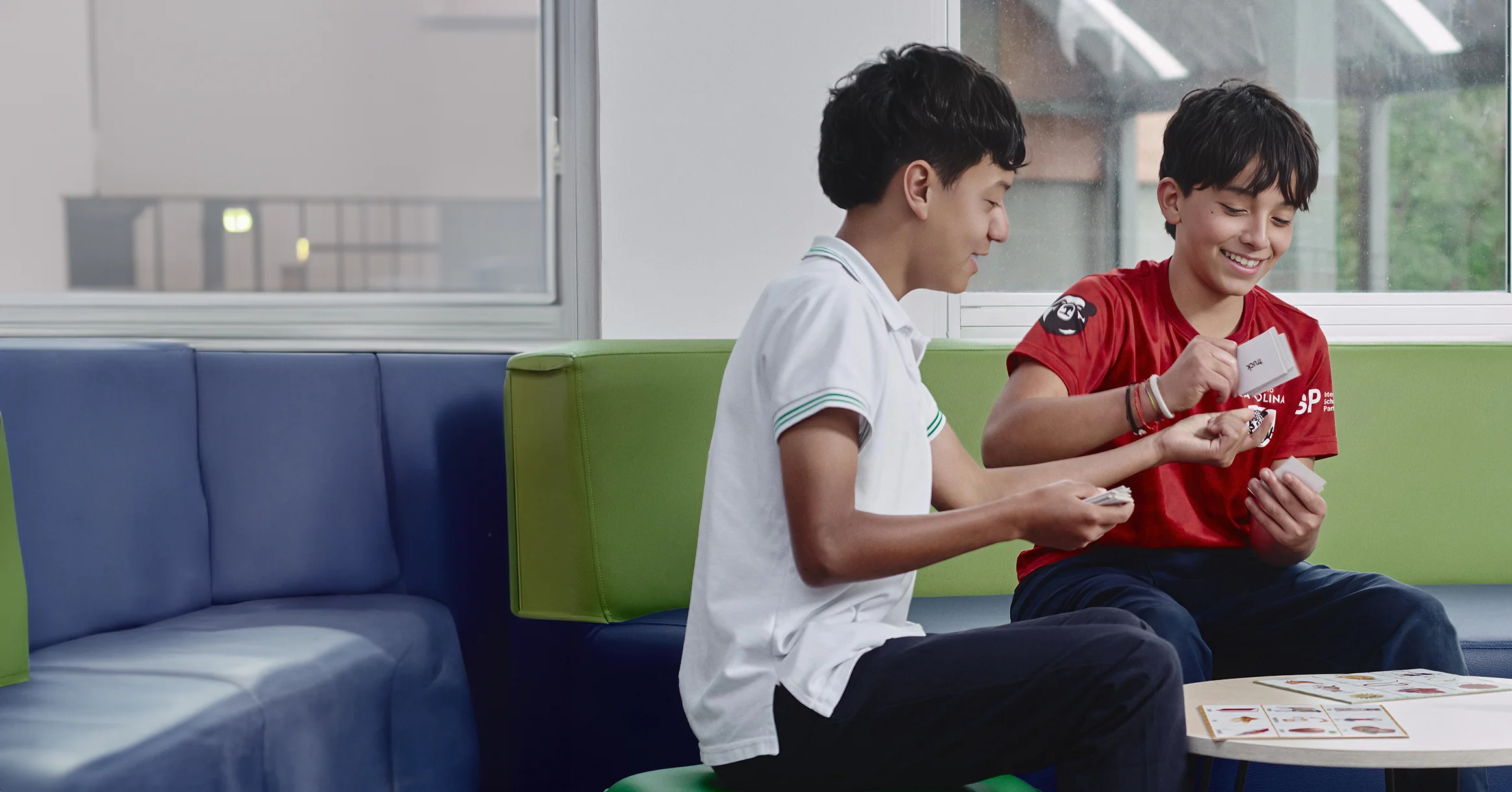 Solicita información