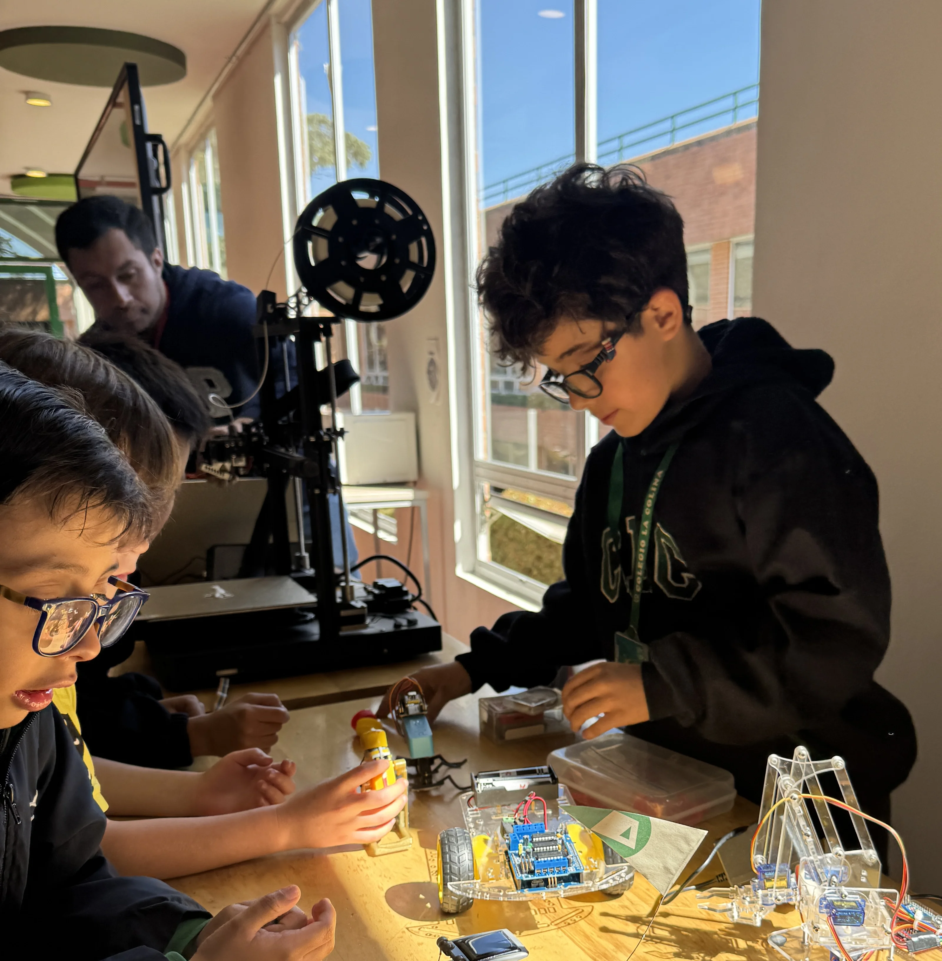 Solicita información