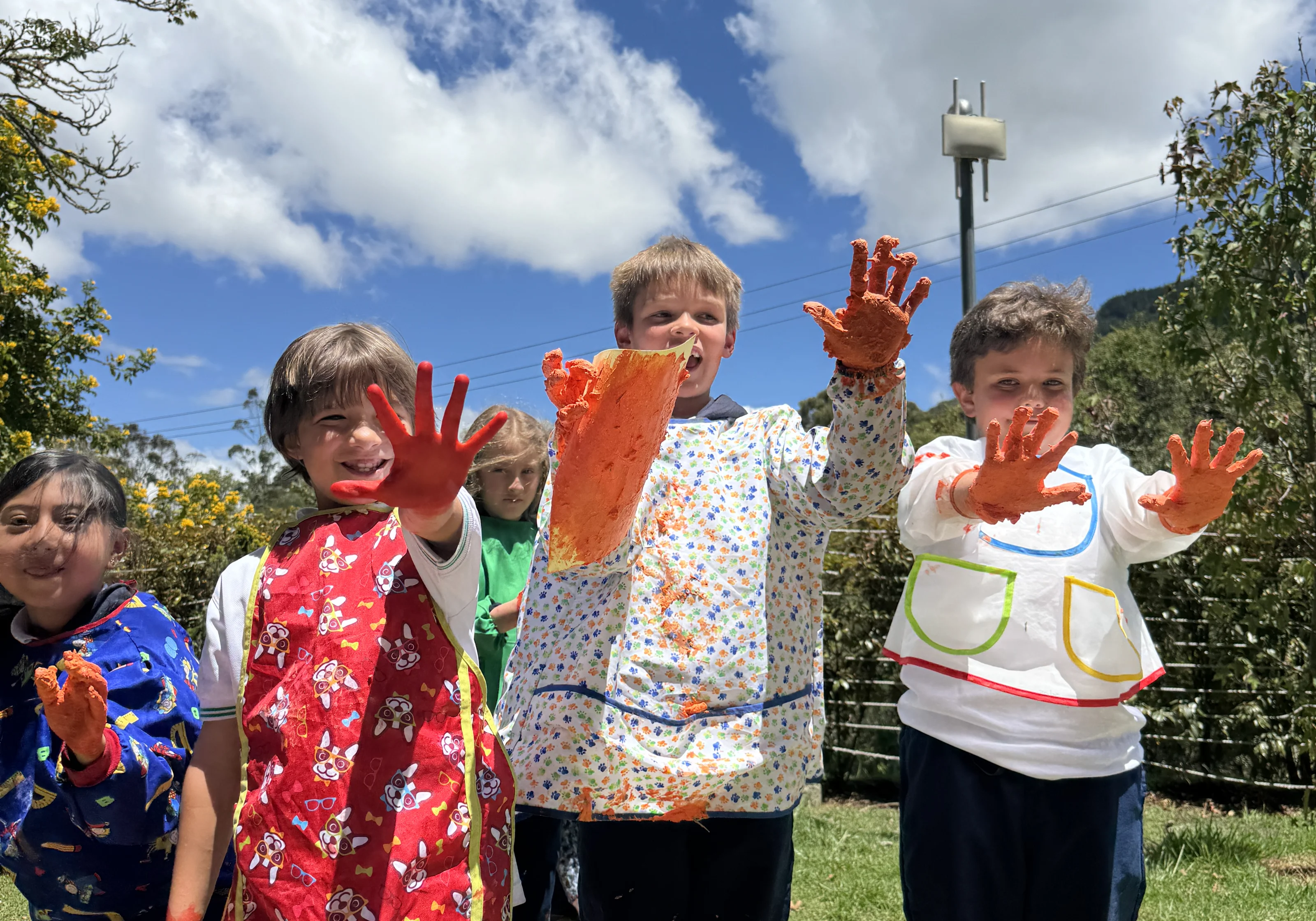 Solicita información